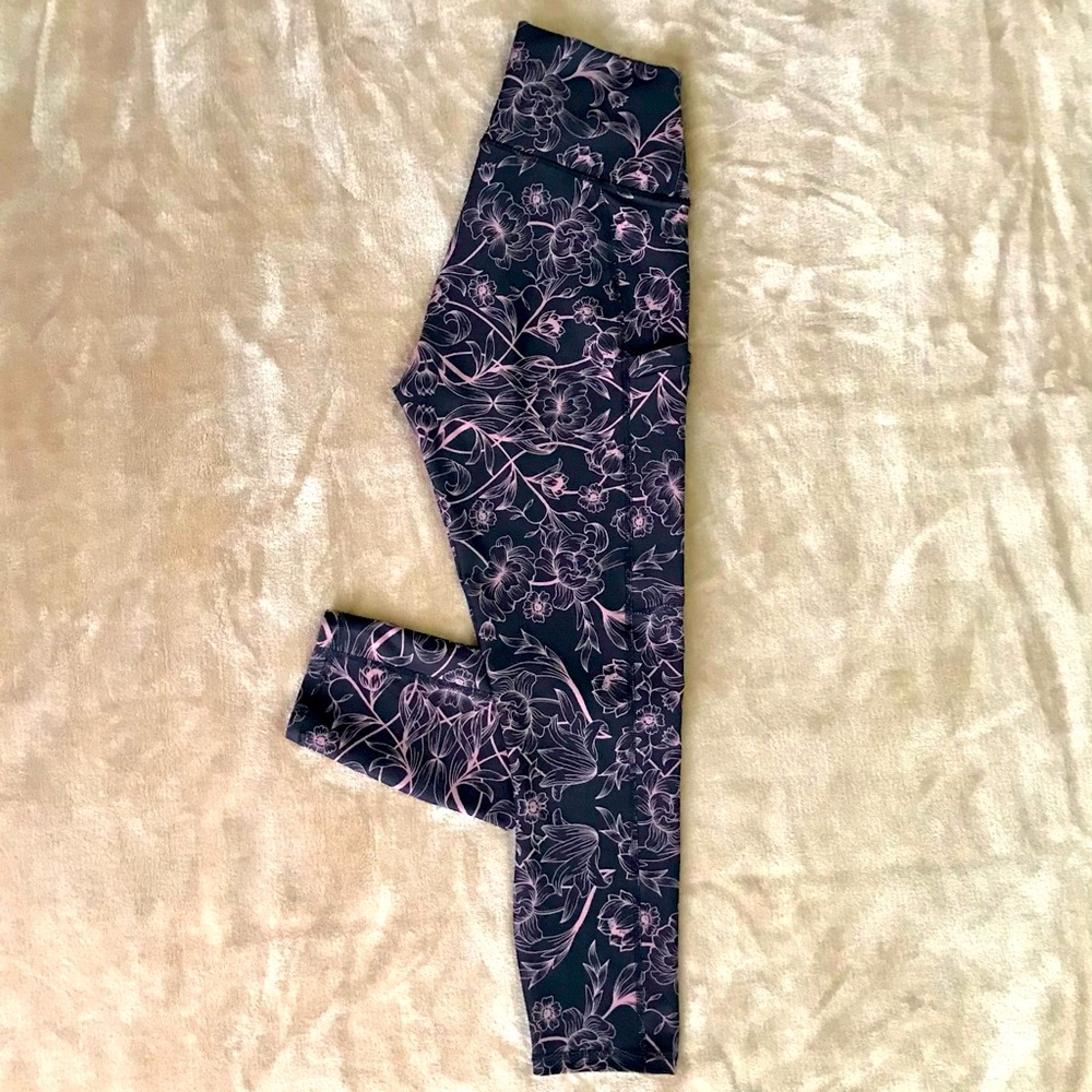 Guru Active Compression Yoga/Leggings Black/w Floral Mauve Pattern Women’s S NWT